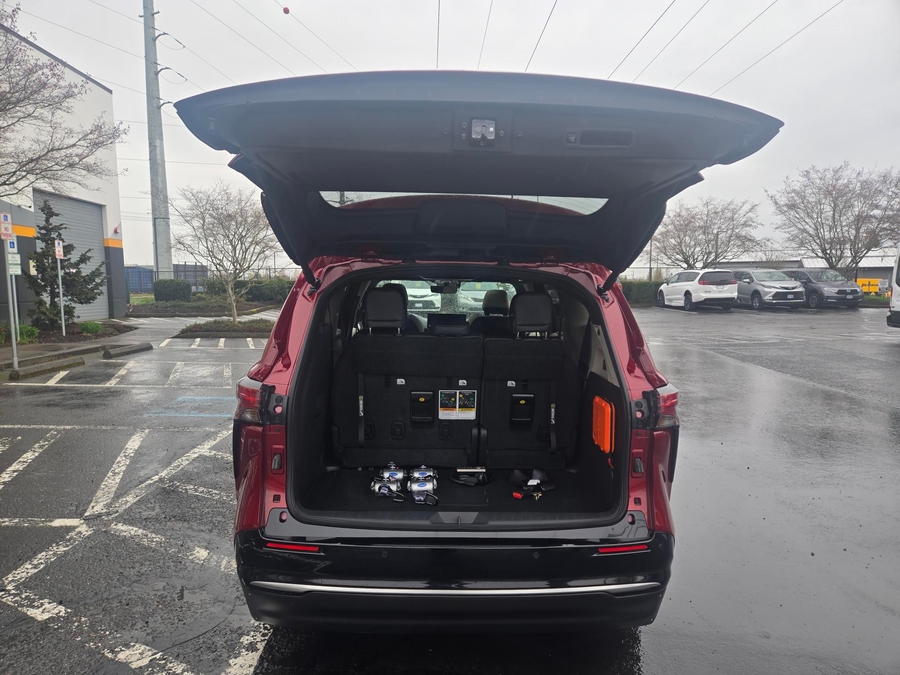 Used 2025 Toyota Sienna Hybrid Platinum - BraunAbility Side Entry Entry Fold Out Automatic Ramp