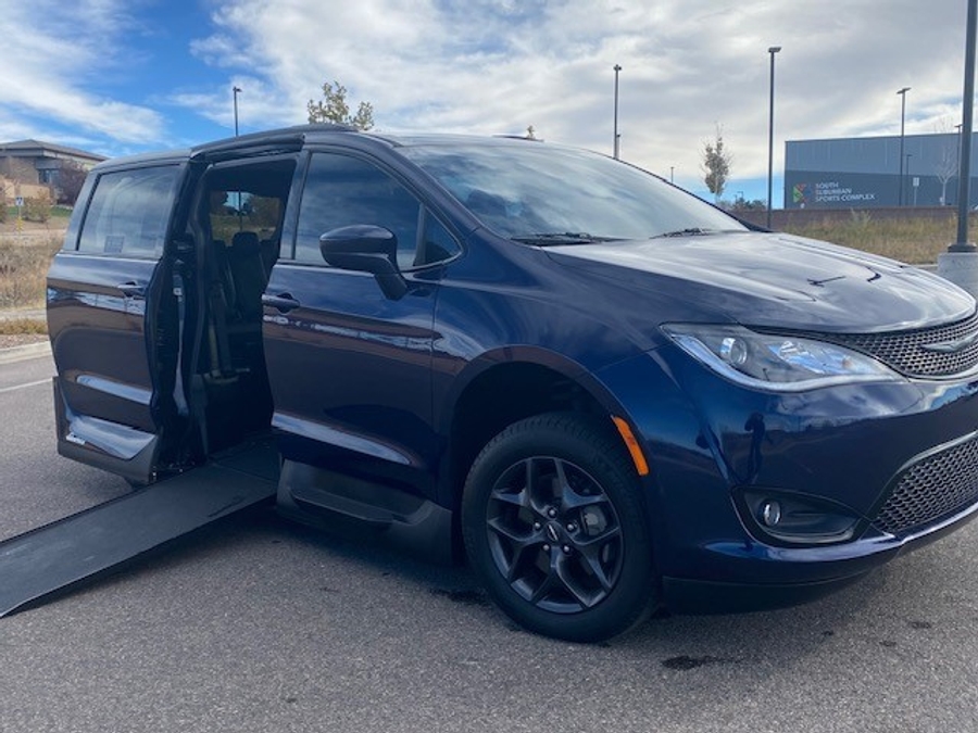 Used 2018 Chrysler Pacifica Touring L - VMI Side Entry Entry In Floor Automatic Ramp