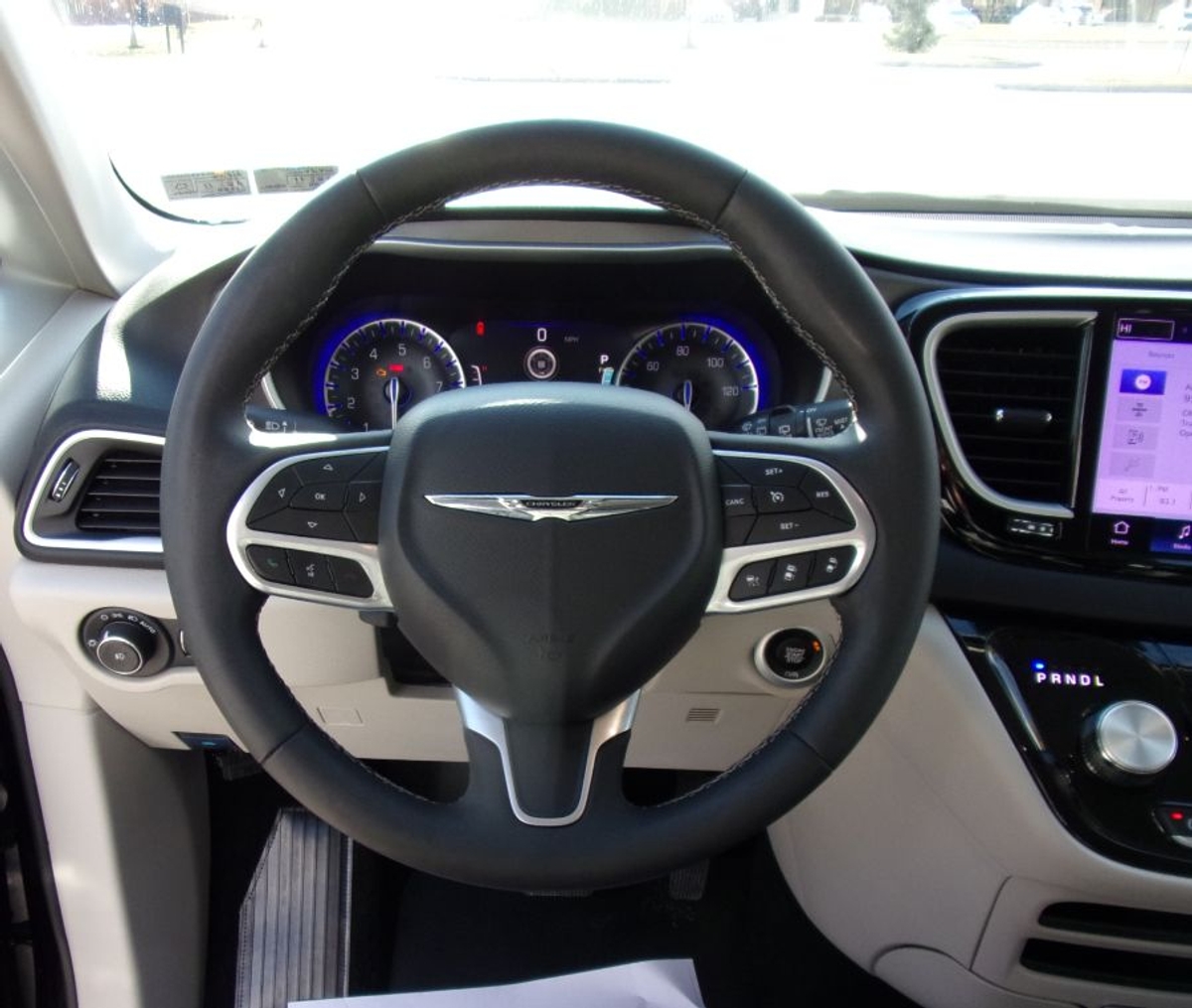 2024 CHRYSLER PACIFICA - Image 10