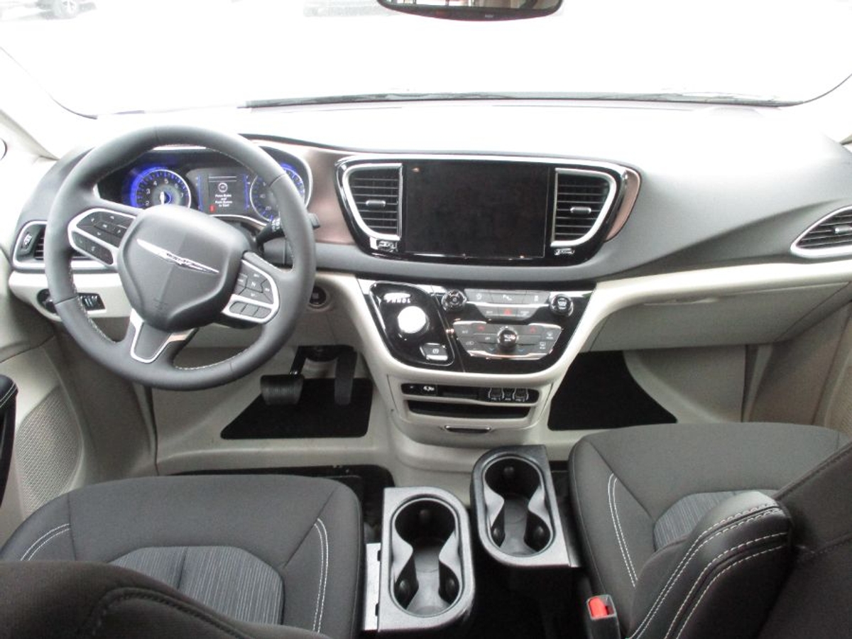 2023 CHRYSLER VOYAGER - Image 8