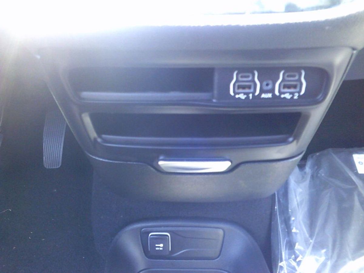 2024 CHRYSLER PACIFICA - Image 12