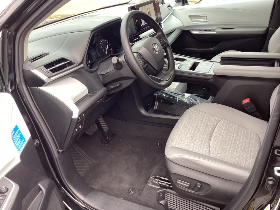 2025 TOYOTA SIENNA - Image 22