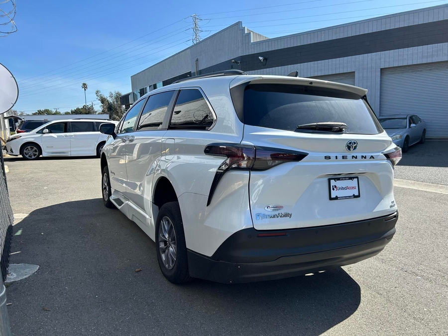 Used 2023 Toyota Sienna Hybrid XLE - BraunAbility Side Entry Entry Fold Out Automatic Ramp