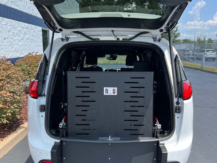 New 2026 Chrysler Voyager LX - FR Conversions Commercial Rear Entry Fold Out Manual Ramp