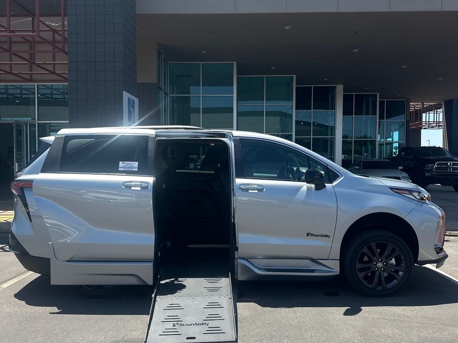 Used 2024 Toyota Sienna Hybrid XSE Sport - BraunAbility Side Entry Entry Fold Out Automatic Ramp