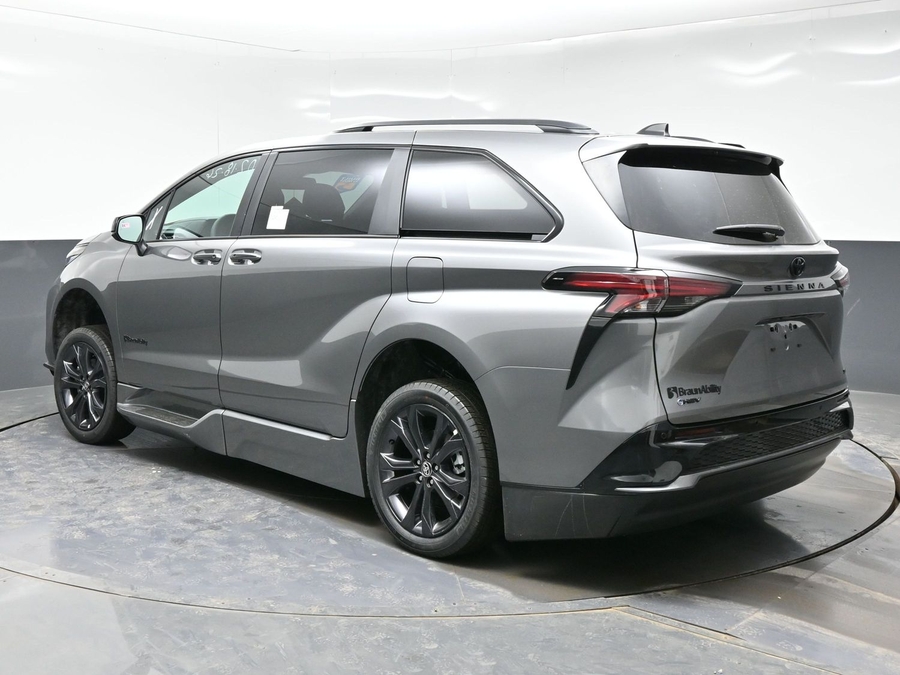 New 2026 Toyota Sienna Hybrid XSE Sport - BraunAbility Side Entry Entry Fold Out Automatic Ramp