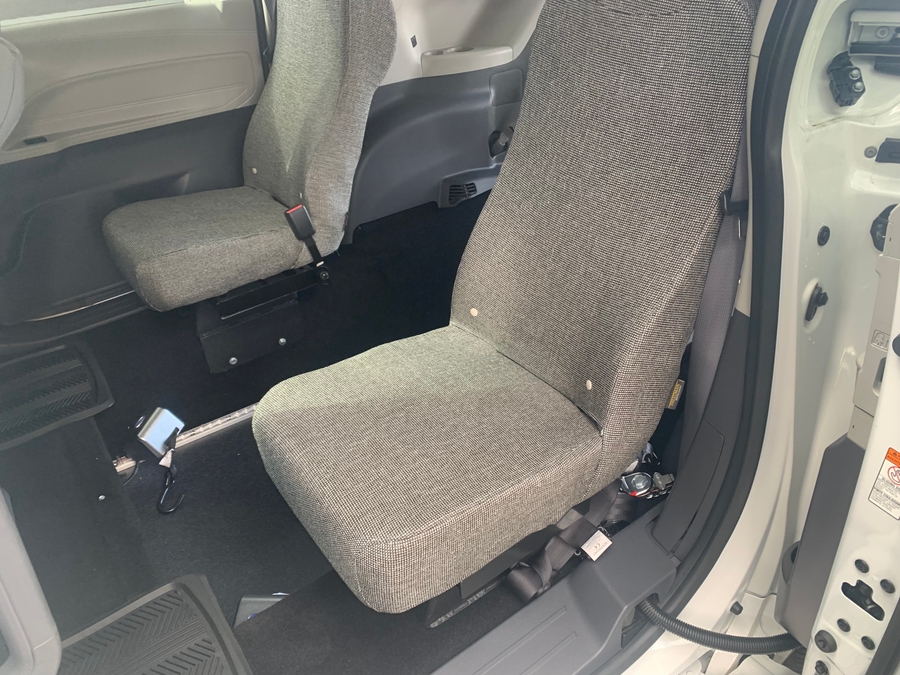 Used 2022 Toyota Sienna LE - Rear Entry Entry Fold Out Manual Ramp