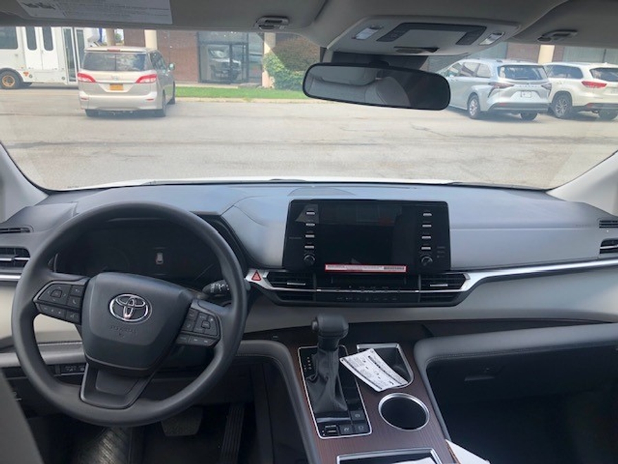 Used 2024 Toyota Sienna Hybrid LE - Vantage Mobility Commercial Rear Entry Entry Fold Out Manual Ramp