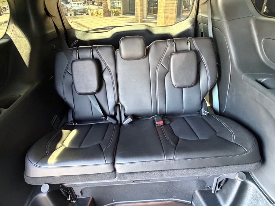 Used 2025 Chrysler Pacifica Select - BraunAbility Side Entry Fold Out Automatic Ramp