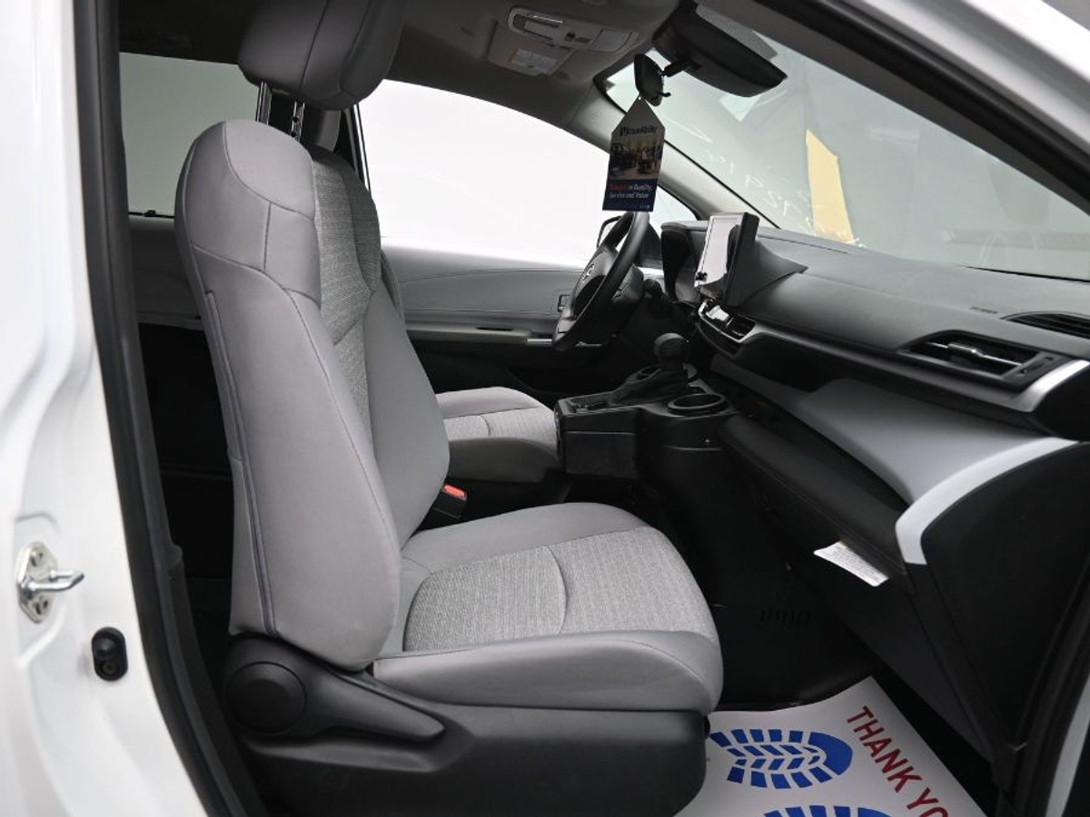 2025 TOYOTA SIENNA - Image 7