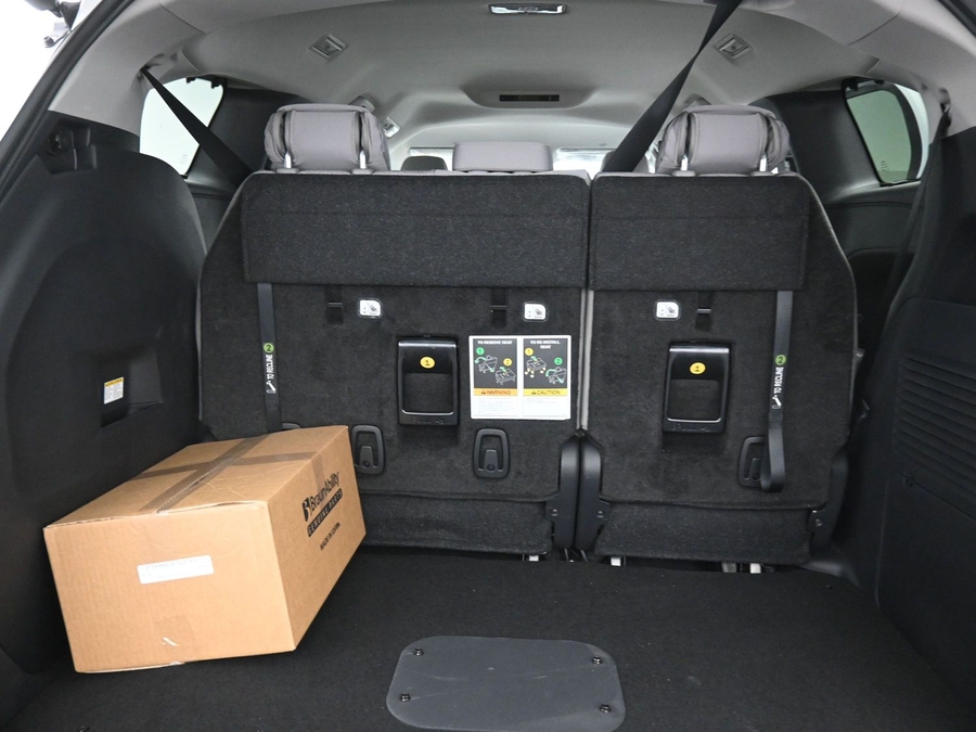New 2026 Toyota Sienna Hybrid LE - BraunAbility Side Entry Entry Fold Out Automatic Ramp