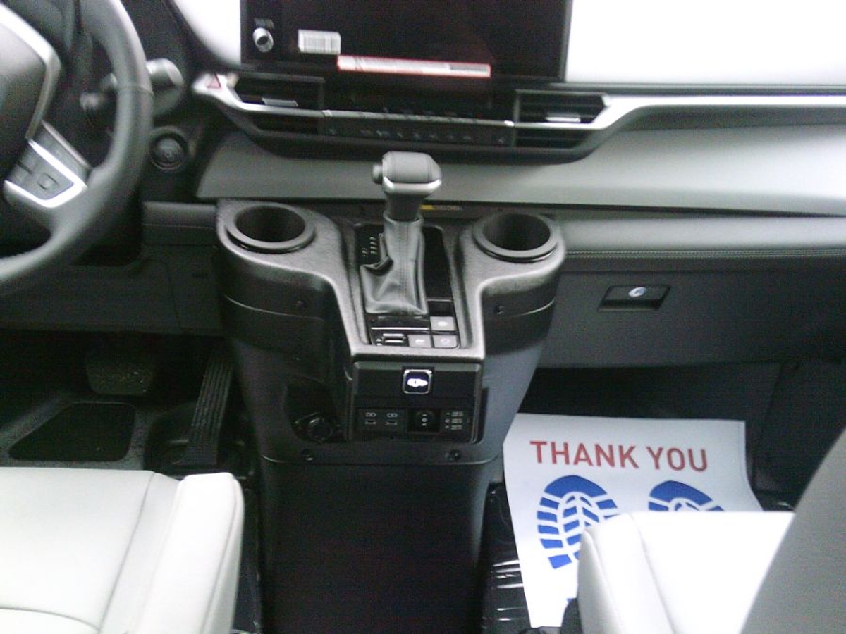 2025 TOYOTA SIENNA - Image 14
