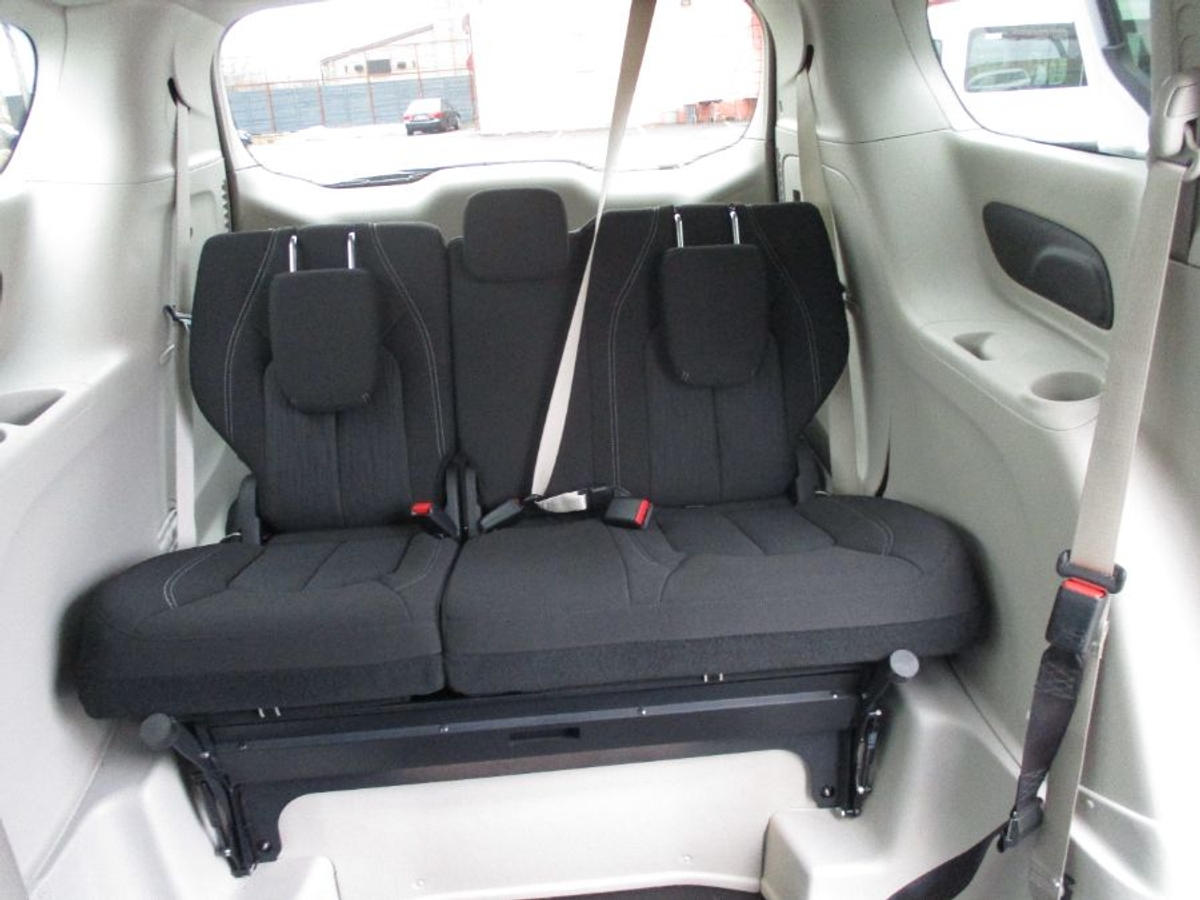 2023 CHRYSLER VOYAGER - Image 9