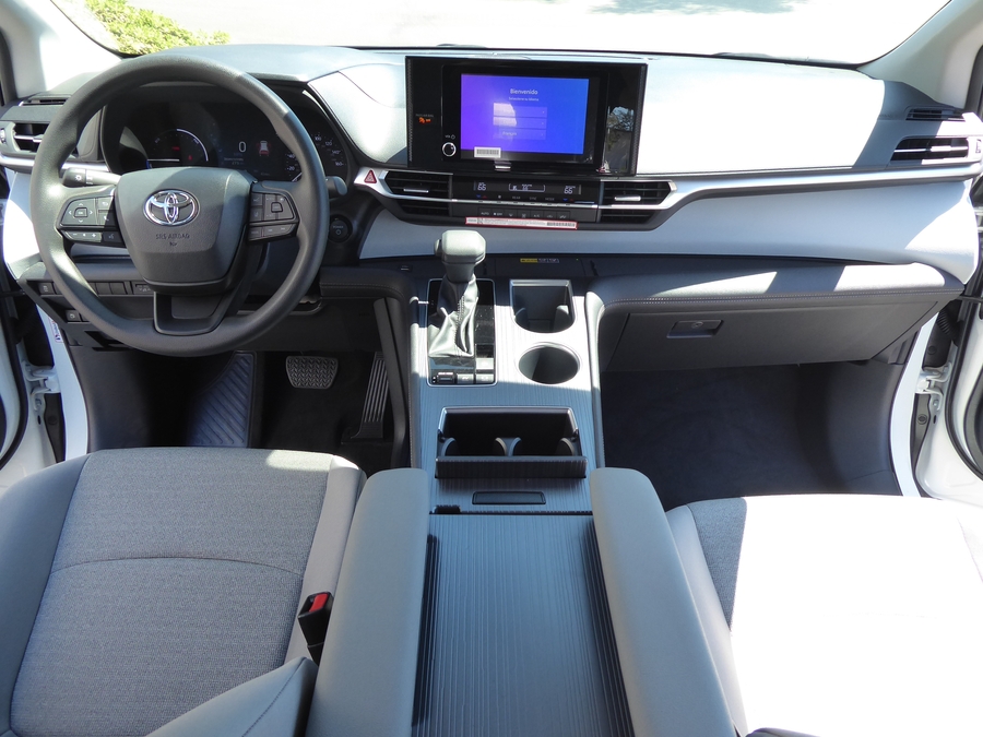 New 2026 Toyota Sienna Hybrid LE - Vantage Mobility Rear Entry Fold Out Manual Ramp