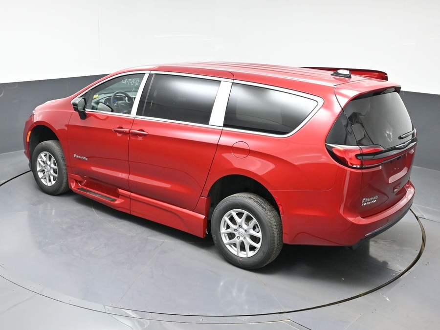Red Chrysler Pacifica image number 21