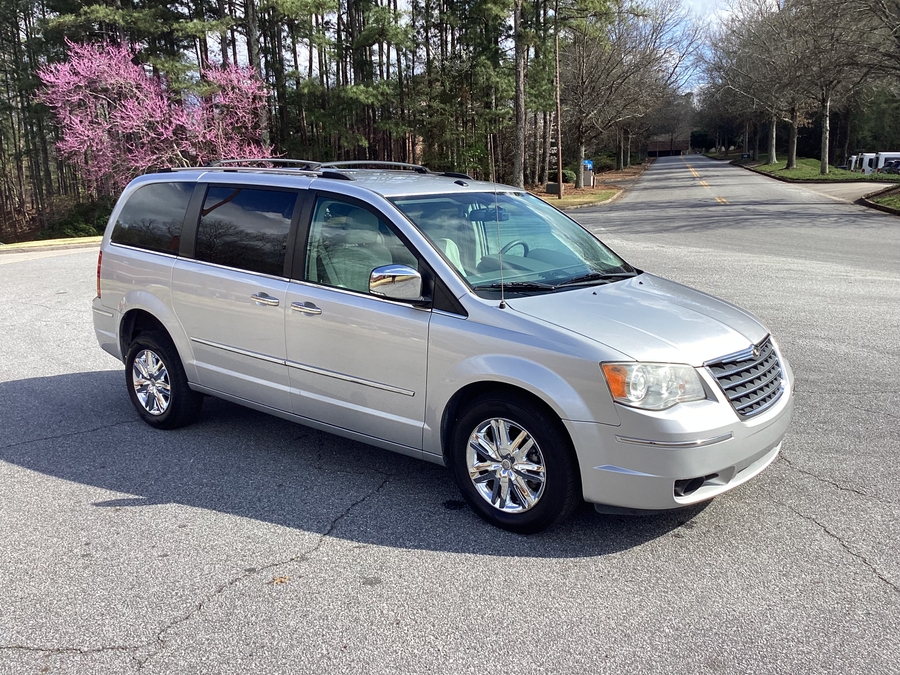  Chrysler Town and Country image number 11