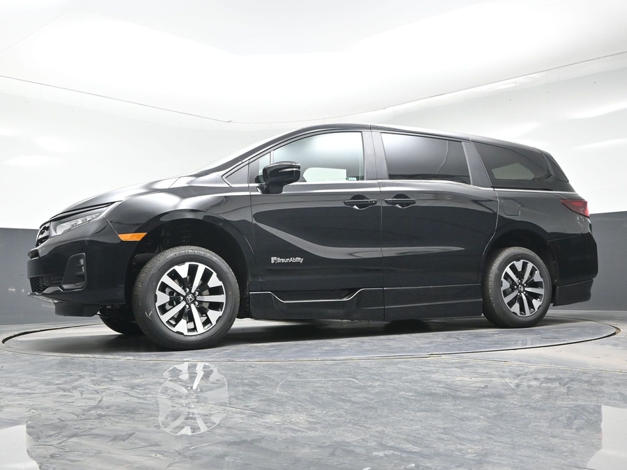 Black Honda Odyssey image number 10
