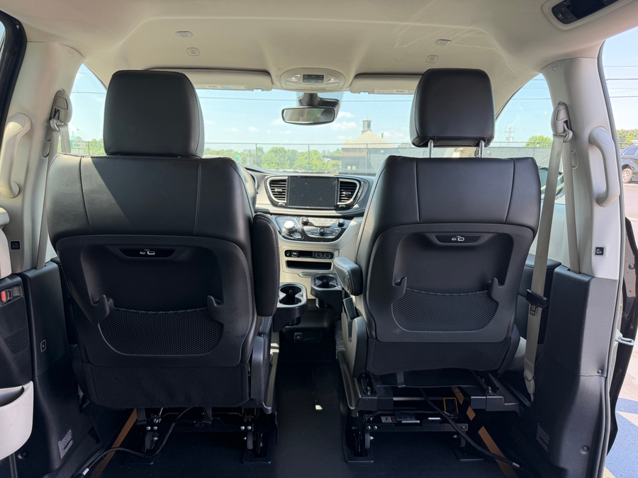 Used 2024 Chrysler Pacifica Touring L Safety - BraunAbility Side Entry Fold Out Automatic Ramp