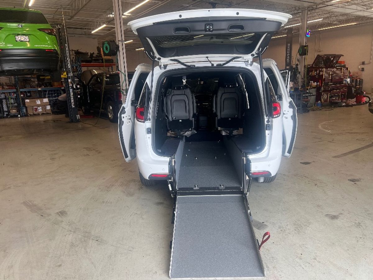 2025 CHRYSLER PACIFICA - Image 20