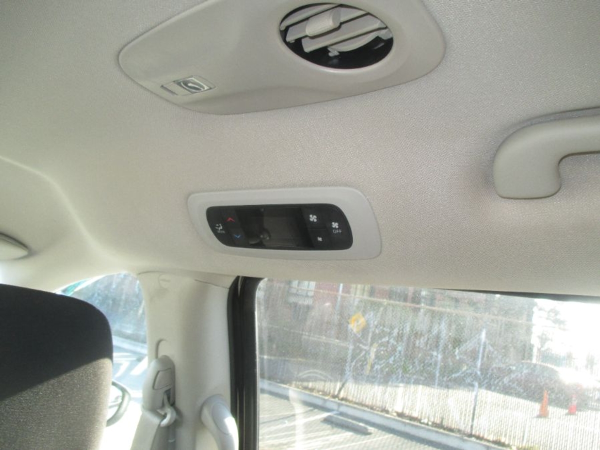 2023 CHRYSLER VOYAGER - Image 16