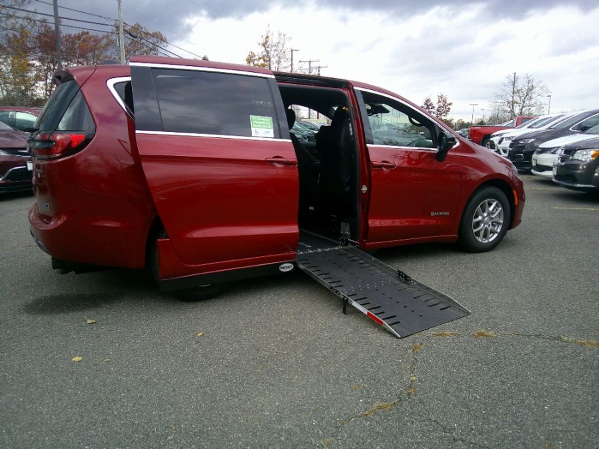 2026 CHRYSLER PACIFICA - Image 3