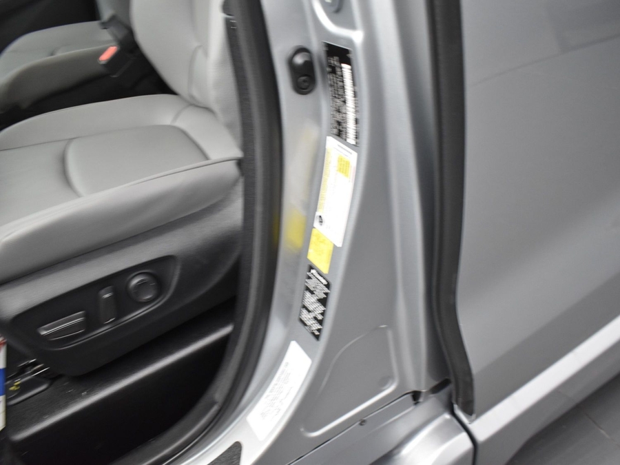 New 2025 Toyota Sienna Hybrid XLE Plus - BraunAbility Side Entry Entry In Floor Automatic Ramp