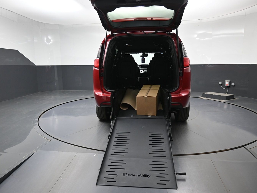 2026 Chrysler Voyager's photo