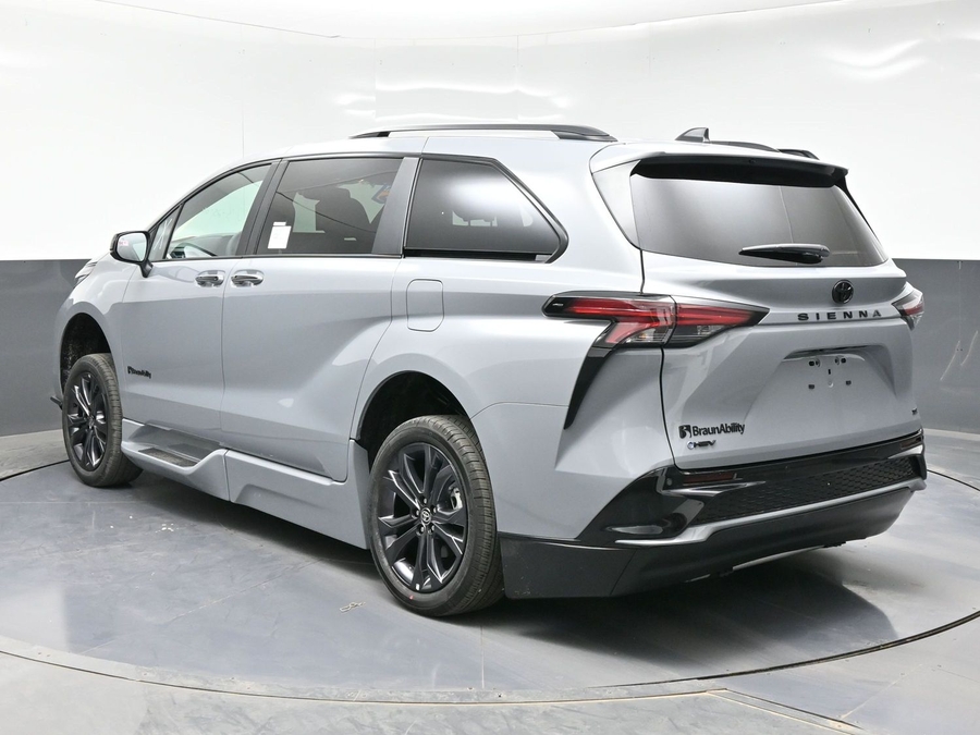 New 2026 Toyota Sienna Hybrid XSE Sport - BraunAbility Side Entry In Floor Automatic Ramp
