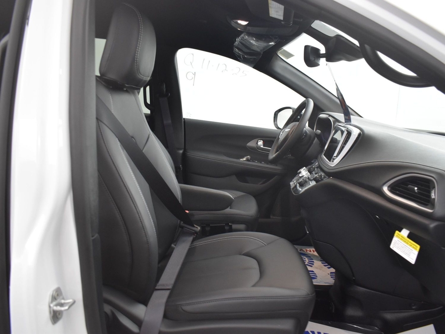 New 2025 Chrysler Pacifica Select Safety - BraunAbility Side Entry Entry Fold Out Automatic Ramp