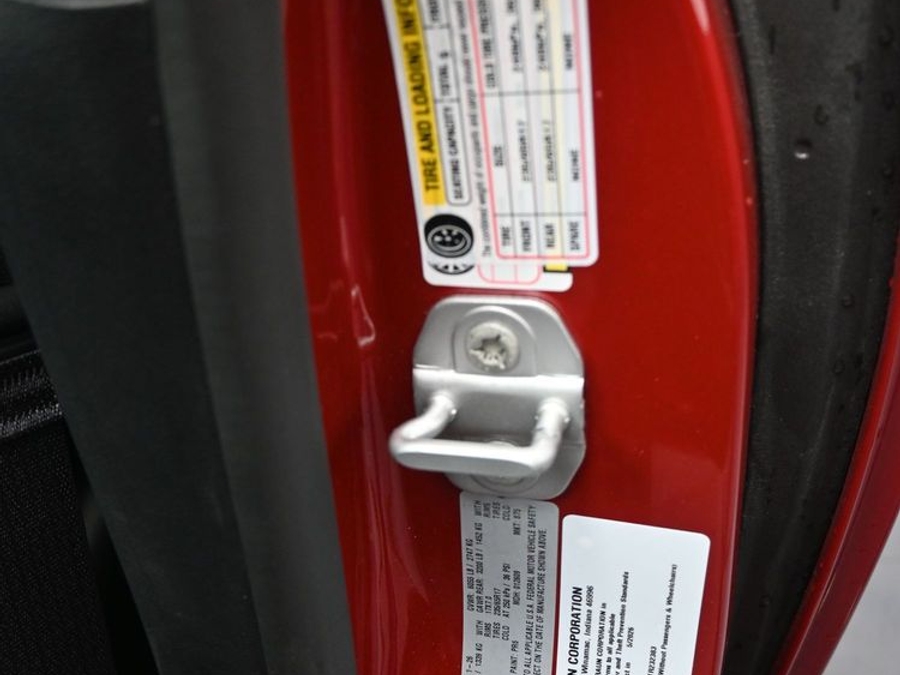 New 2026 Chrysler Pacifica Select Plus - BraunAbility Side Entry In Floor Automatic Ramp