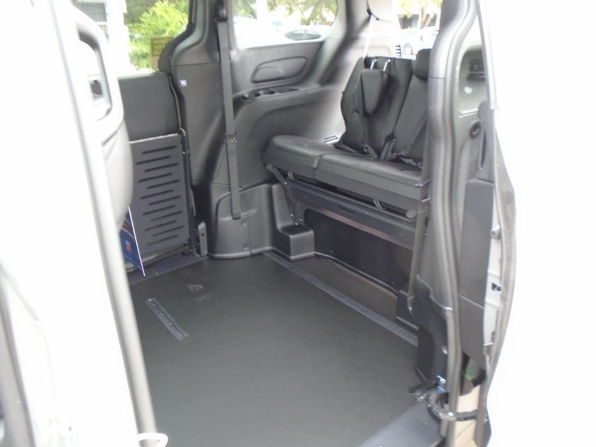 2025 CHRYSLER PACIFICA - Image 4