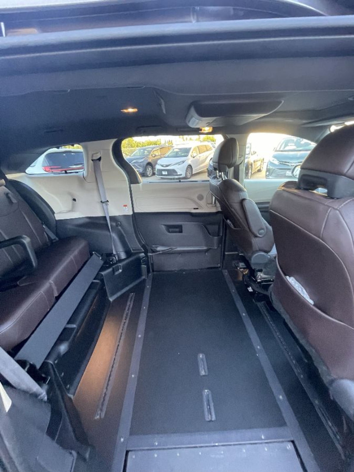 2023 TOYOTA SIENNA - Image 8