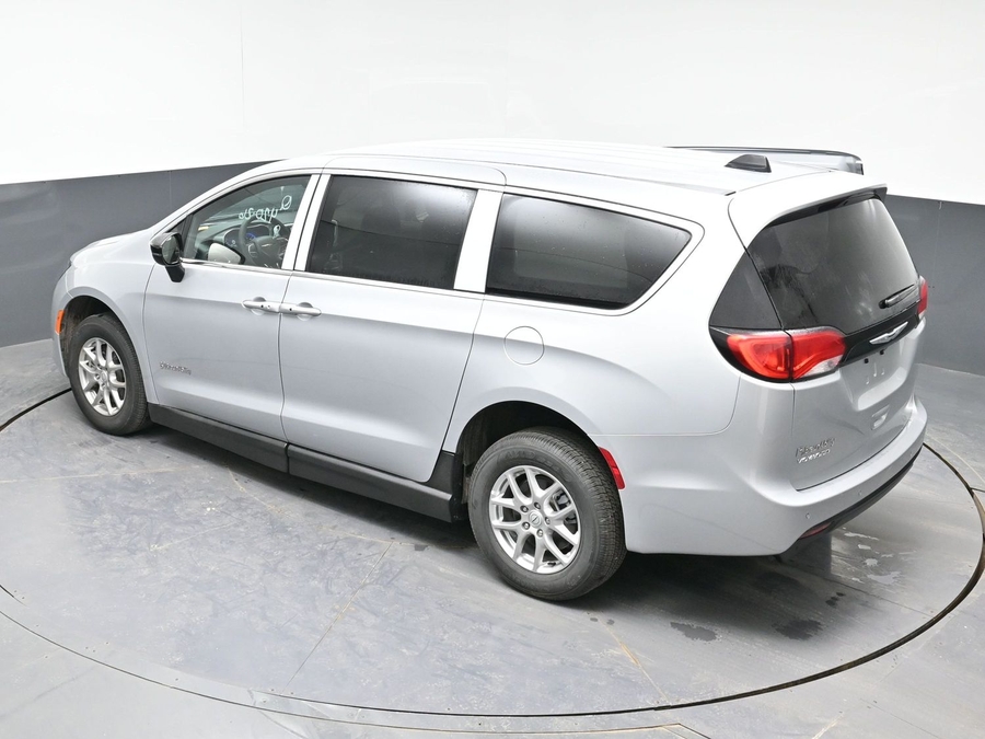 New 2026 Chrysler Voyager LX - BraunAbility Side Entry Entry Fold Out Manual Ramp