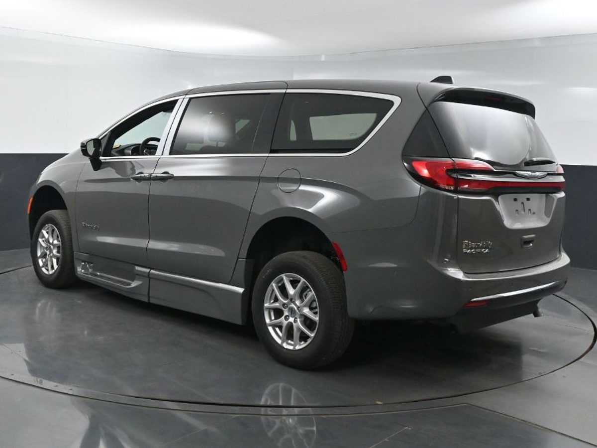2025 CHRYSLER PACIFICA - Image 5