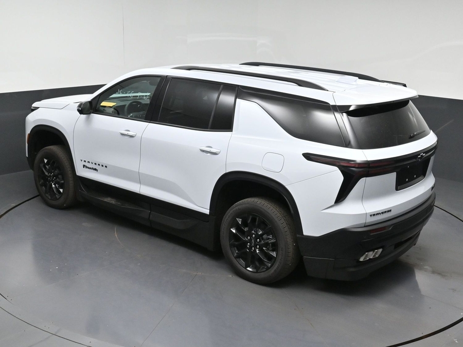 New 2026 Chevrolet Traverse 1LT Midnight - BraunAbility Side Entry In Floor Automatic Ramp