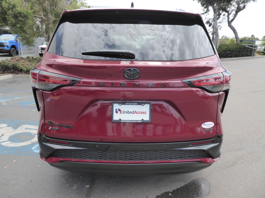 New 2026 Toyota Sienna Hybrid XSE Sport - BraunAbility Side Entry Fold Out Automatic Ramp