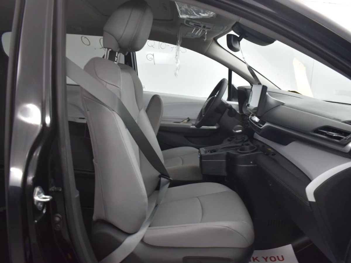 2025 TOYOTA SIENNA - Image 7
