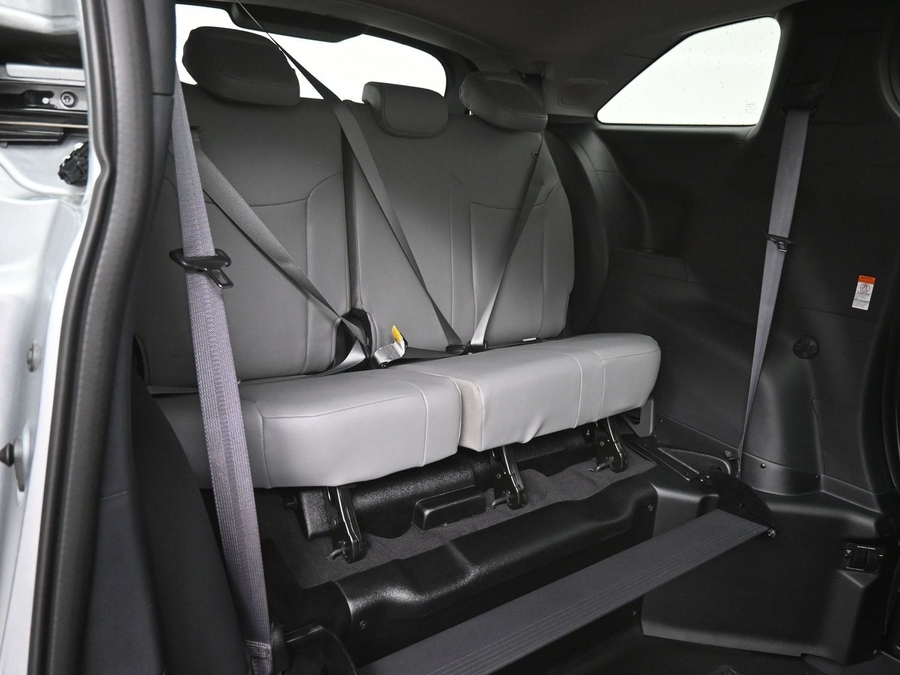 New 2025 Toyota Sienna Hybrid XLE Plus - BraunAbility Side Entry Entry Fold Out Automatic Ramp