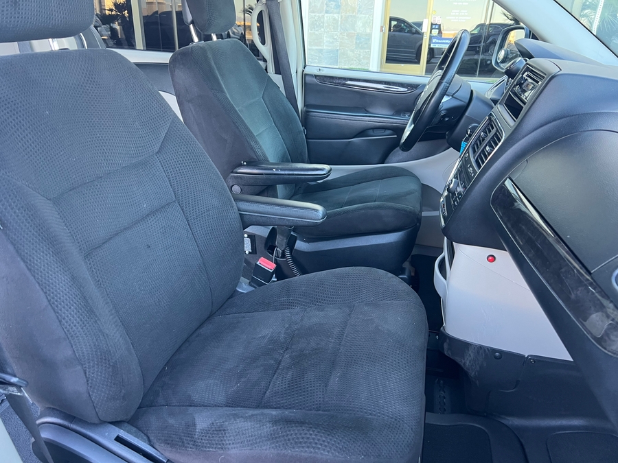 Used 2012 Dodge Grand Caravan SXT - BraunAbility Side Entry Entry Fold Out Automatic Ramp