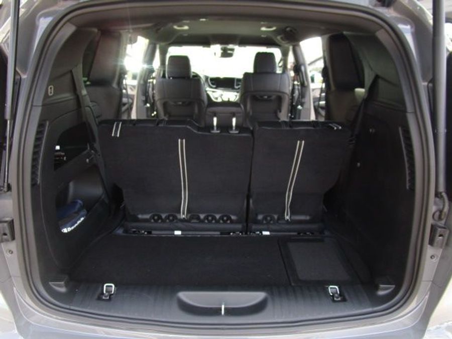 New 2025 Chrysler Pacifica Select Safety - BraunAbility Side Entry Entry Fold Out Automatic Ramp