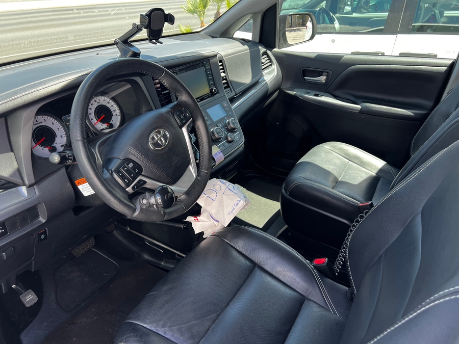 Used 2020 Toyota Sienna SE - BraunAbility Side Entry Entry Fold Out Automatic Ramp