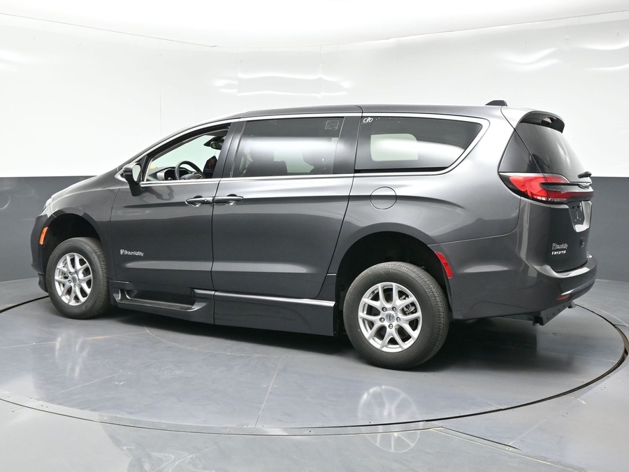 Used 2023 Chrysler Pacifica Touring L - BraunAbility Side Entry Fold Out Automatic Ramp