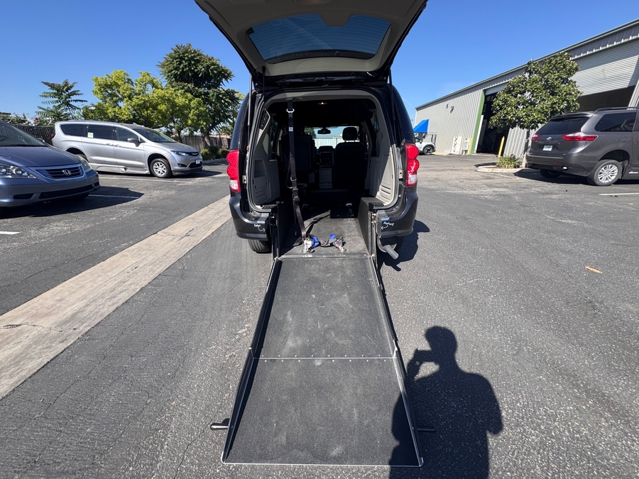 Black Dodge Grand Caravan image number 1