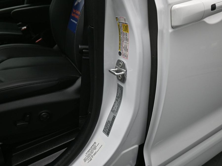 New 2025 Chrysler Pacifica Select Safety - BraunAbility Side Entry Entry Fold Out Automatic Ramp