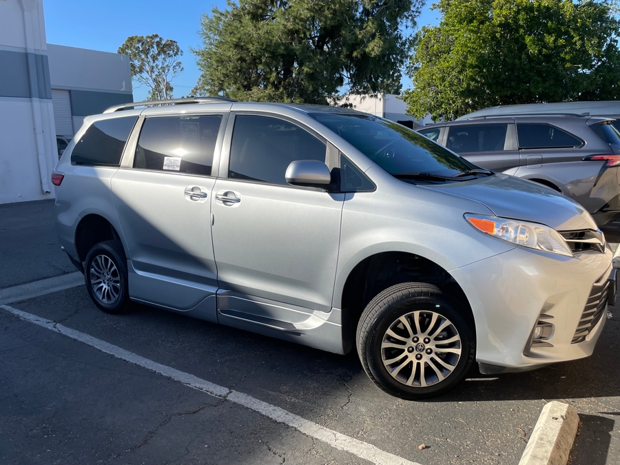 Used 2020 Toyota Sienna XLE - VMI Side Entry Entry In Floor Automatic Ramp