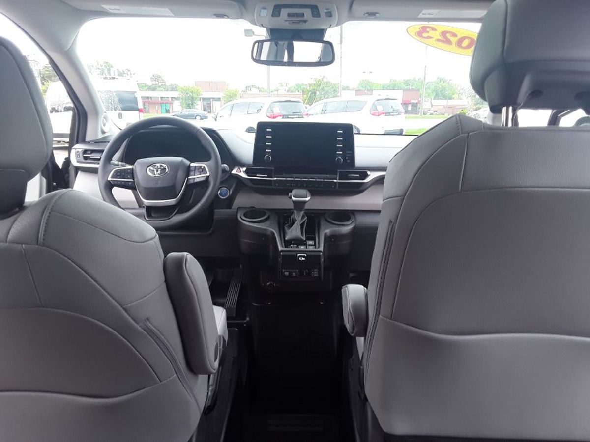 2023 TOYOTA SIENNA - Image 19