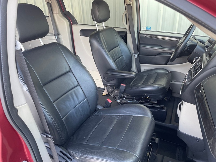 Used 2016 Dodge Grand Caravan SXT - BraunAbility Side Entry In Floor Automatic Ramp