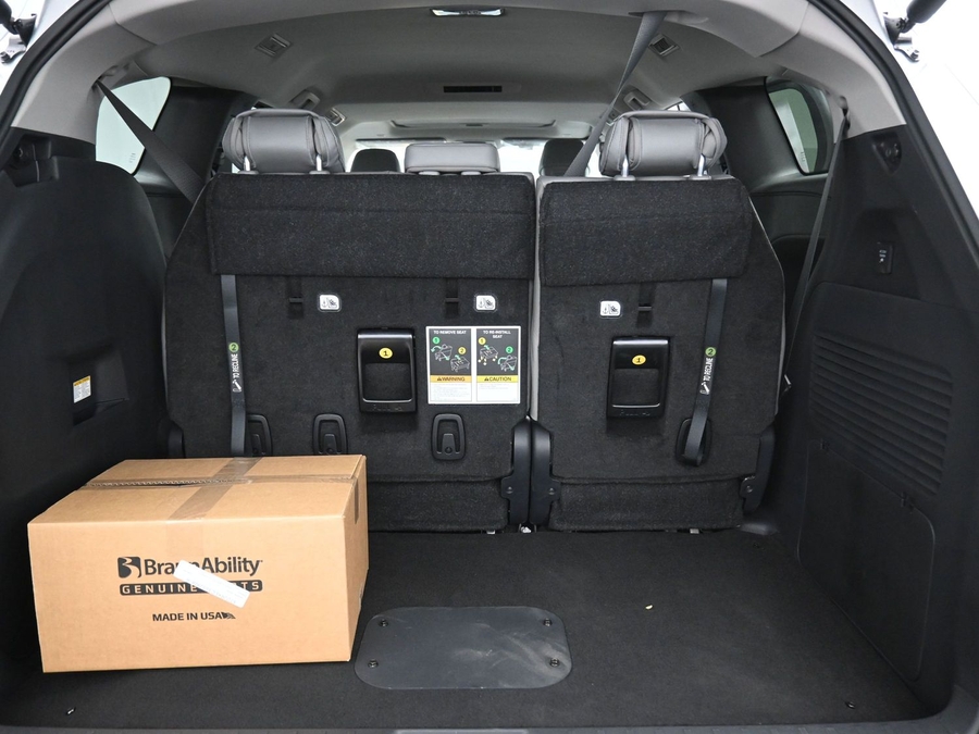 New 2025 Toyota Sienna Hybrid XLE Plus - BraunAbility Side Entry Entry Fold Out Automatic Ramp