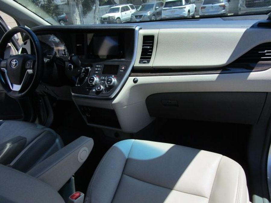 Used 2016 Toyota Sienna XLE Base - VMI Side Entry Entry In Floor Automatic Ramp