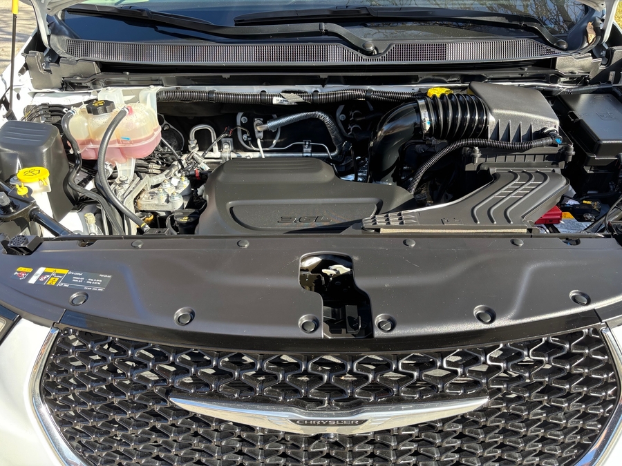 Used 2024 Chrysler Pacifica Touring L - BraunAbility Side Entry Entry Fold Out Automatic Ramp